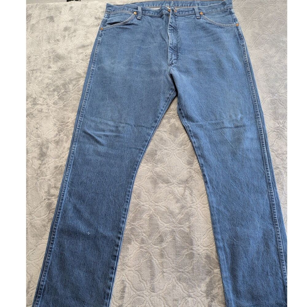 Wrangler Classic Fit Blue Denim Jeans 42x32 Straight Leg